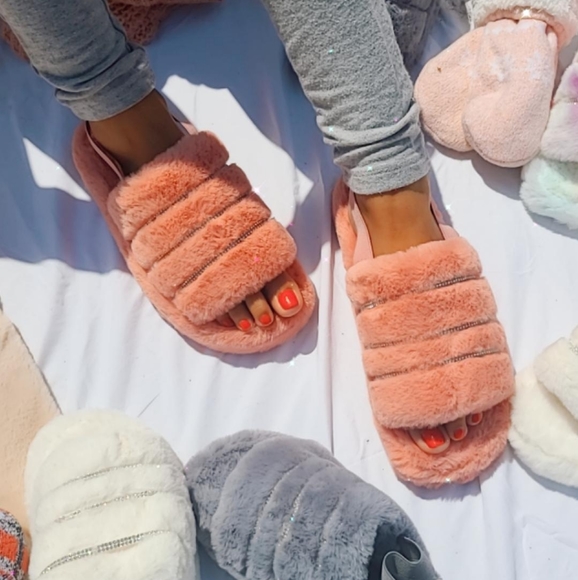 🚨LAST CHANCE// Fur slippers - Picture 7 of 8